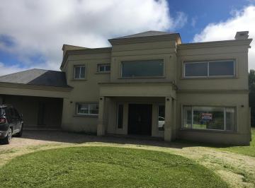 Casa · 330m² · 5 Ambientes · 2 Cocheras · Casa en Venta Ubicado en El Nacional, General Rodríguez, G. B. a. Zona Oeste