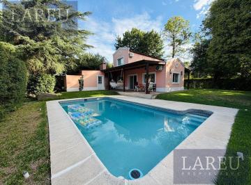 Casa · 180m² · 4 Ambientes · Casa en Mapuche Country Club, Pilar