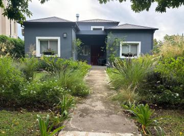 Casa · 125m² · 3 Dormitorios · 2 Cocheras · Casa en Venta en Santa María de Los Olivos