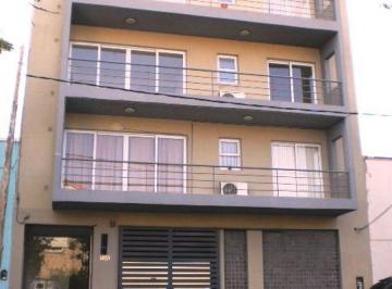 Departamento de 2 ambientes, Lanús · En Alquiler 2 Amb en Semipiso con Balcon y Cochera en Lanus