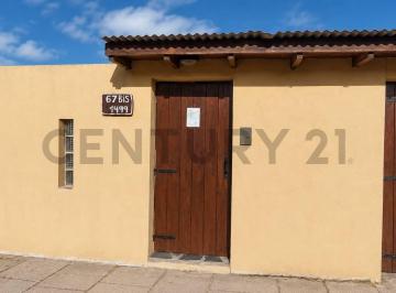 Casa · 80m² · 3 Ambientes · 2 Cocheras · Venta Casa 3 Amb Más Departamento 2 Amb Necochea