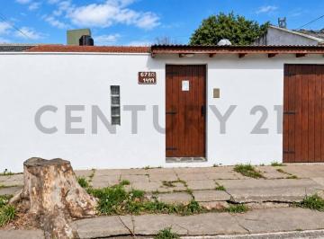 Casa · 80m² · 3 Ambientes · 2 Cocheras · Venta Casa 3 Amb Más Departamento 2 Amb Necochea