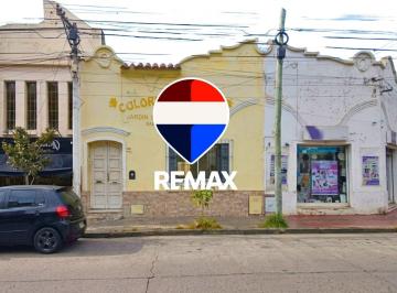 Casa · 139m² · 4 Ambientes · Venta Casa Sobre Av Entre Rios Al 600 3 Dorm