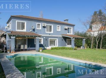 Casa · 220m² · 7 Ambientes · Casa en Alquiler en La Legua