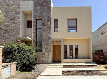 Casa · 110m² · 3 Ambientes · 2 Cocheras · Alquiler Casa - Barrio Privado La Josefina - Pilar
