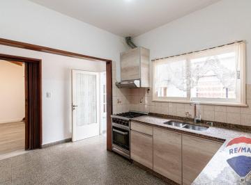 Casa · 151m² · 5 Ambientes · 1 Cochera · Casa 5 Amb Patio Terraza Cochera Prop V Devoto!