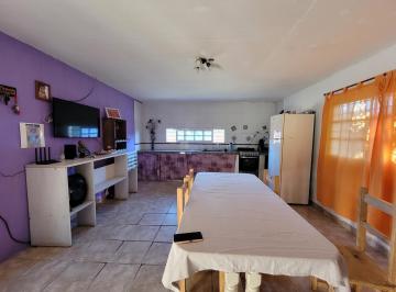 Casa · 441m² · 4 Ambientes · 1 Cochera · Venta - Casa de 2 Dorm. en Colonia Avellaneda - Apta Credito