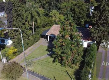 Casa · 1400m² · Casa en Venta Av Aconquija