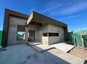 Casa de 6 ambientes, Maipú · Forza Vende - Casa de Categoría, B° Solar de Olivos, Maipu. Tres Hab, Tres Baños, Patio.