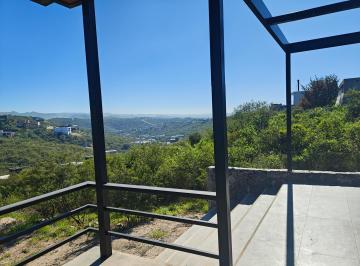 Casa · 330m² · 4 Ambientes · 2 Cocheras · Vendo Casa Moderna, Amplia y Luminosa con Excelente Vistas!