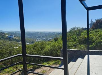 Casa · 330m² · 4 Ambientes · 2 Cocheras · Vendo Casa Moderna, Amplia y Luminosa con Excelente Vistas!