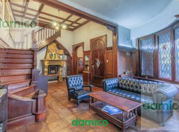 Casa · 237m² · 5 Ambientes · En Venta Casa 5 Ambientes Estilo Ingles en Parque Patricios