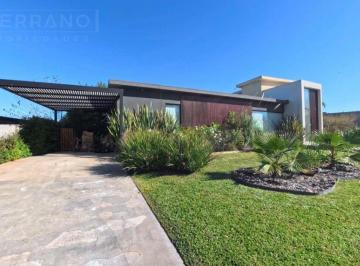 Casa · 166m² · 4 Ambientes · 2 Cocheras · Venta Casa 4 Ambientes en San Matias, Escobar