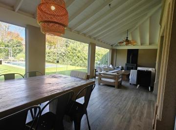 Casa · 390m² · 6 Ambientes · 2 Cocheras · La Lomada, Florida 9680
