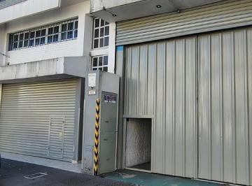Edificio · 330m² · Local y Depósito en Villa Bosch