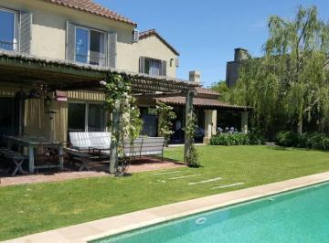 Casa · 280m² · 6 Ambientes · 2 Cocheras · Conquipropiedades - Alquiler Temporal en Laguna del Sol