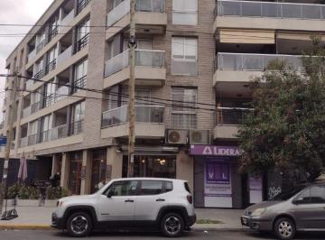 Departamento de 4 ambientes, La Matanza · Departamento de 118 m² con 3 Dorm. en Venta en Ramos Mejía