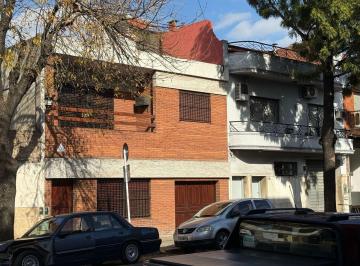 Casa · 235m² · 4 Ambientes · 1 Cochera · Casa Lote Propio 260 m² - Ideal Vivienda + Trabajo!