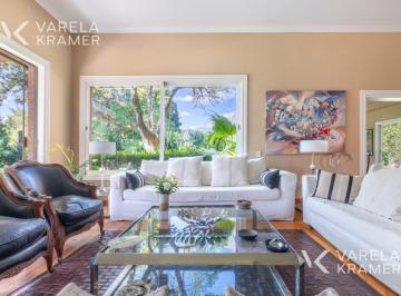 Casa · 420m² · 13 Ambientes · 2 Cocheras · Casa en Venta en Lomas de San Isidro