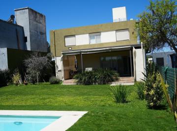 Casa · 476m² · 3 Ambientes · 2 Cocheras · ¡Venta! Casa en Villa Catalina - 3 Dormitorio ¡Oportunidad!