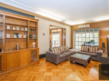 Departamento · 210m² · 4 Ambientes · 1 Cochera · Venta de Departamento en Recoleta con Balcón