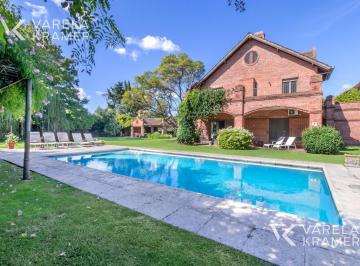 Casa · 420m² · 13 Ambientes · 2 Cocheras · Casa en Venta en Lomas de San Isidro
