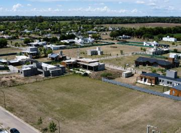 Terreno · 1350m² · Lote Esquina de 1.350 m² en Venta - Barrio Privado Las Moras