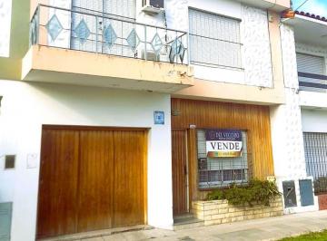 Casa de 4 ambientes, Quilmes · Se Vende Casa en Bernal O. (4 Amb. Cochera P/vehículo Grande, Jardín, Apta Bco. Gran Oportunidad)