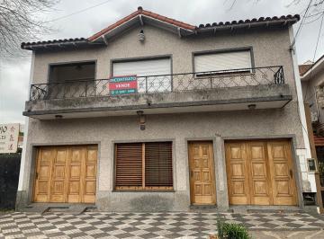 Casa · 240m² · 6 Ambientes · 2 Cocheras · Casa en Monte Grande