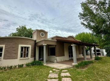 Casa · 280m² · 7 Ambientes · 2 Cocheras · Venta Casa B° Privado Solares de Gabrielli Lujan