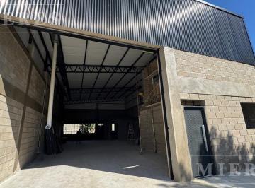 Depósito · 180m² · 4 Cocheras · Depósito de 200 m² en Venta en Troncos del Talar