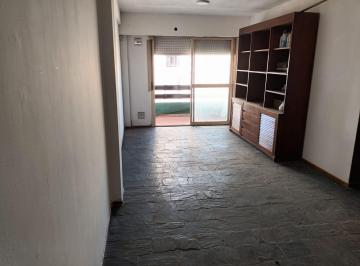 Departamento · 70m² · 4 Ambientes · Departamento de 3 Dorm. Externo con Balcon