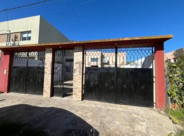 Oficina comercial · 108m² · 4 Ambientes · 1 Cochera · Casa de 3 Dorm. en Venta en Sicardi