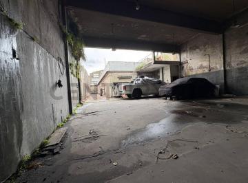 Terreno · 150m² · 6 Ambientes · 1 Cochera · Terreno 485 m² con 2 PH a Refaccionar en Venta - Piñeyro, Avellaneda
