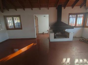 Casa de 8 ambientes, Las Tortugas · ¡Vende Casa! Ubicada en Calle Roca de Godoy Cruz.