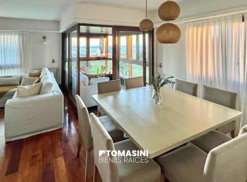 Departamento · 72m² · 3 Ambientes · 1 Cochera · Tres Ambientes Al Frente con Vista Al Golf y Al Mar