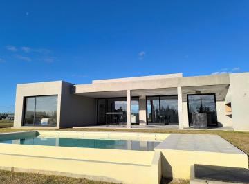Casa · 259m² · 5 Ambientes · 1 Cochera · Casa en Venta en El Naudir, Escobar, G. B. a. Zona Norte