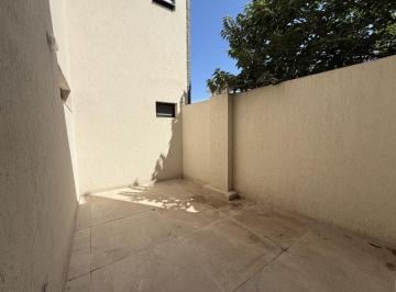 Departamento · 45m² · 2 Ambientes · Departamento en Alquiler a con Balcon Al Frente y Patio de Uso Exclusivo