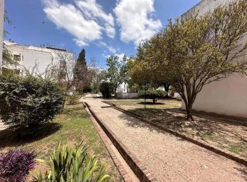 Departamento · 71m² · 5 Ambientes · 1 Cochera · Venta Departamento Dos Dorm. C/escritura Pb