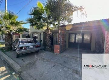 Casa de 6 ambientes, La Plata · Venta de 2 Casas en Calle 80 N 1885 E 132 y 133 - Los Hornos