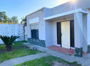 Casa · 70m² · 4 Ambientes · 2 Cocheras · Casa 4 Ambientes Lote 420 m en General Rodriguez