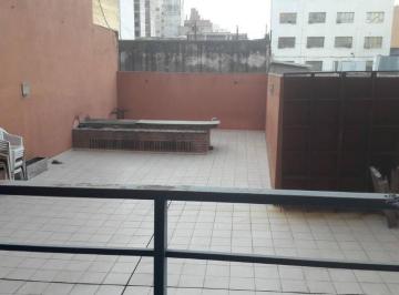 Departamento · 104ha · 5 Ambientes · B° Centro - 3 Dorm con Amplio Patio - Consultas