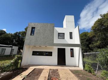 Casa · 97m² · 2 Dormitorios · 2 Cocheras · Casa - Villa Catalina