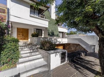 Casa · 535m² · 10 Ambientes · Vende Casa B° Urca 5 Dorm. - Apto Credito