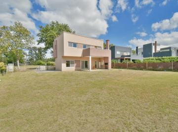 Casa · 143m² · 4 Ambientes · 2 Cocheras · Venta Casa Fincas de Hudson 5 Ambientes