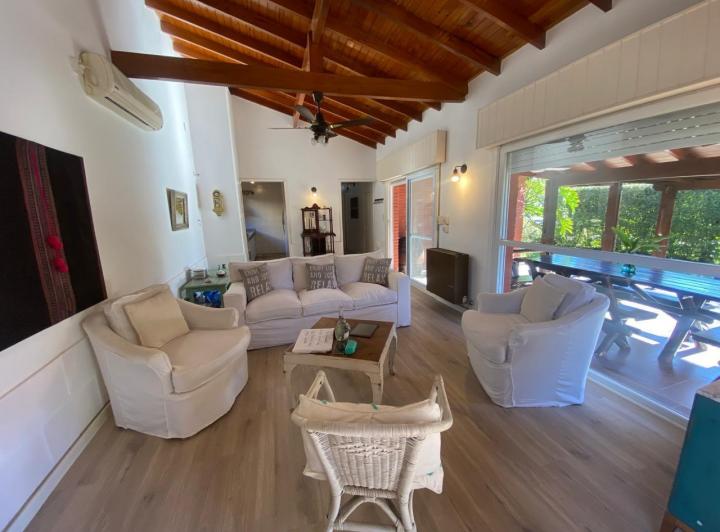 Casa · 145m² · 5 Ambientes