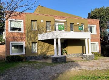 Casa de 10 ambientes, Mendiolaza · Casa en Alquiler en Country 4 Hojas – Mendiolaza