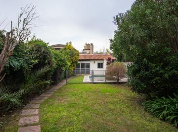 Terreno · 237m² · Venta Casa con Gran Lote en Haedo Norte.