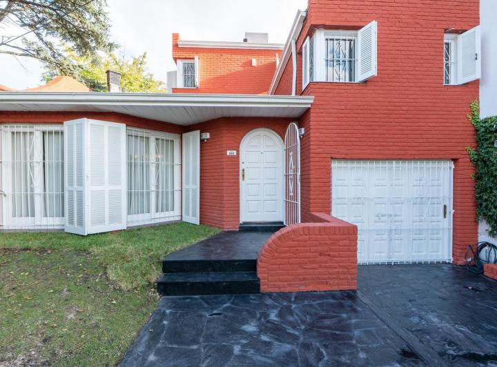 Casa · 186m² · 6 Ambientes · 1 Cochera