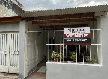 Casa · 93m² · 2 Dormitorios · 1 Cochera · Casa en Rosario